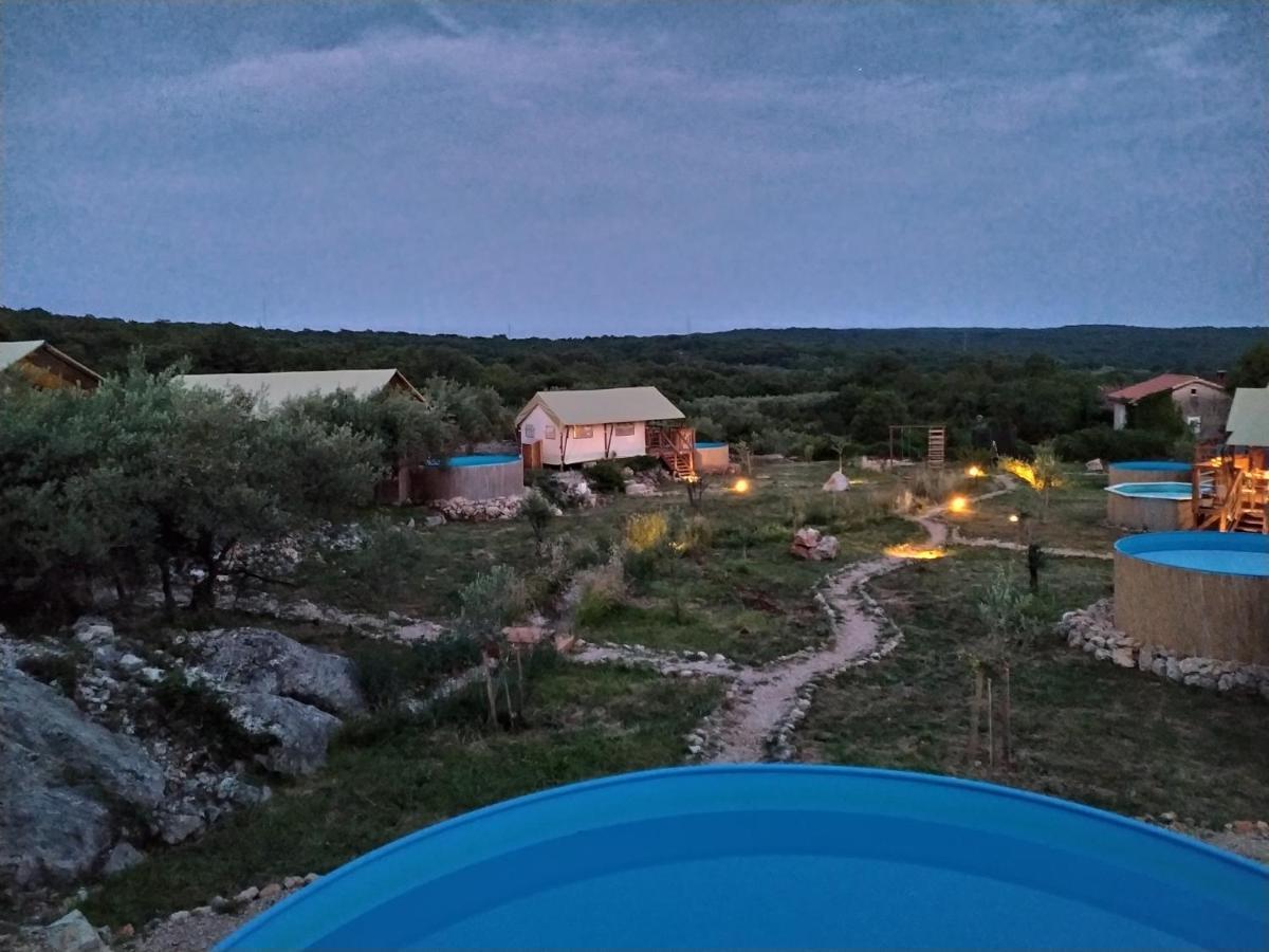 Hotel Prima Insula Glamping Brusici Exterior foto