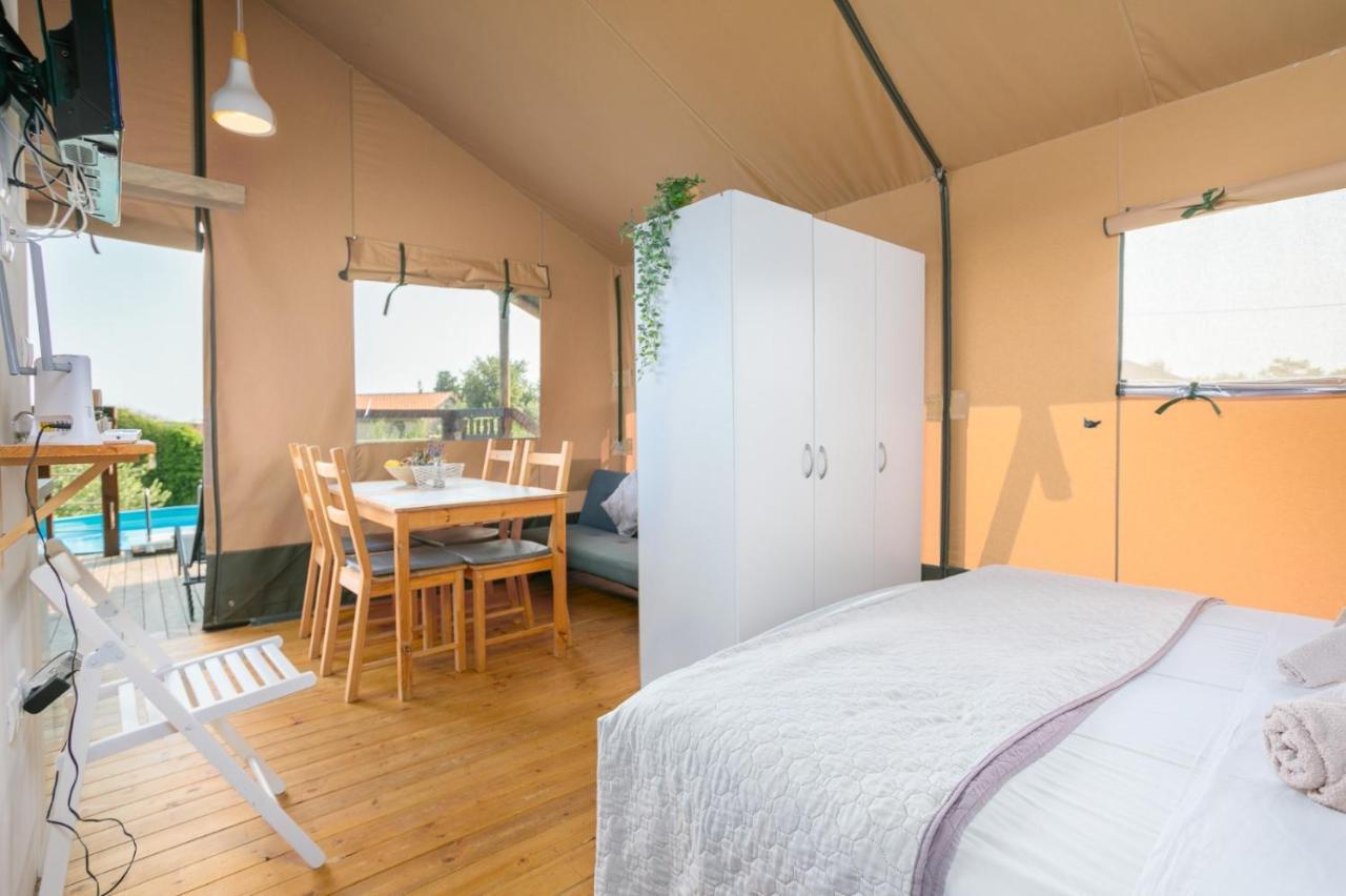 Hotel Prima Insula Glamping Brusici Exterior foto