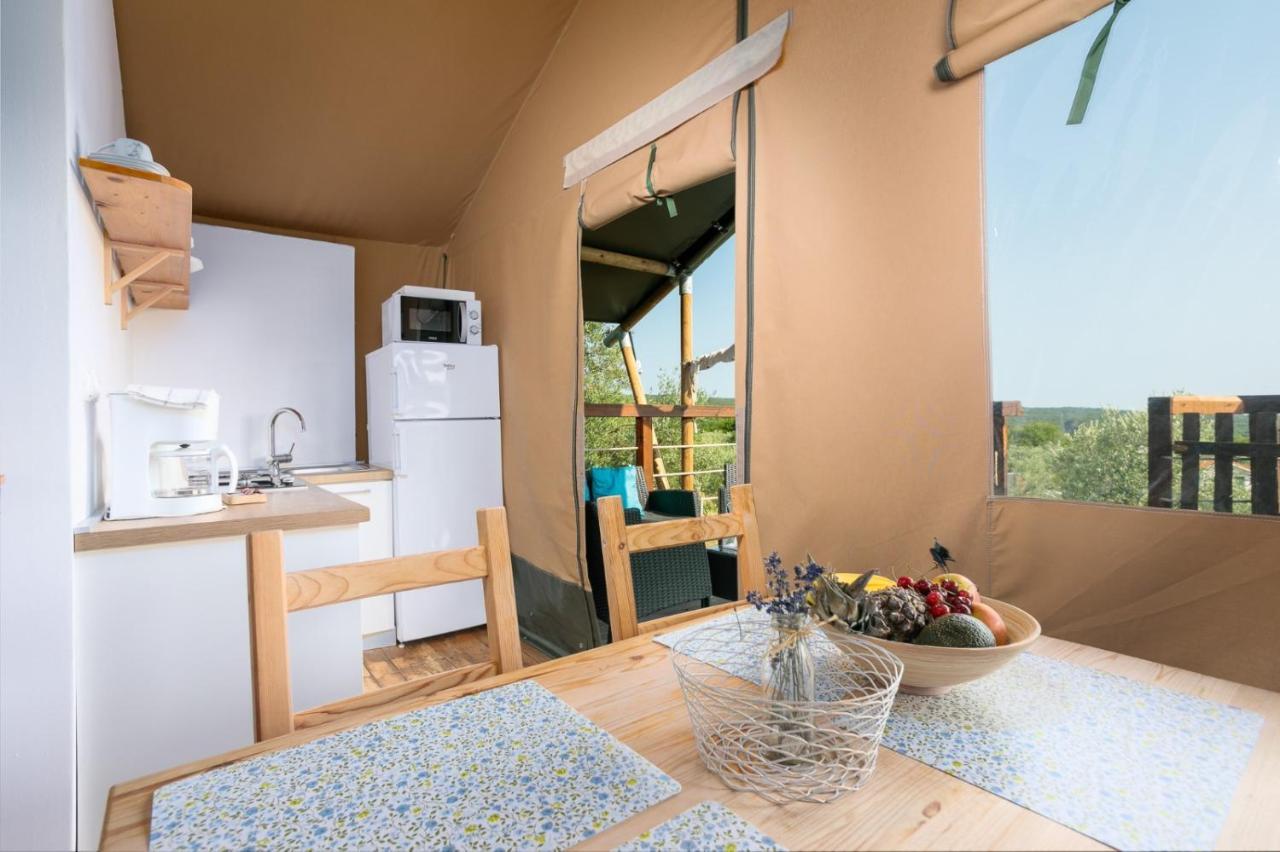 Hotel Prima Insula Glamping Brusici Exterior foto