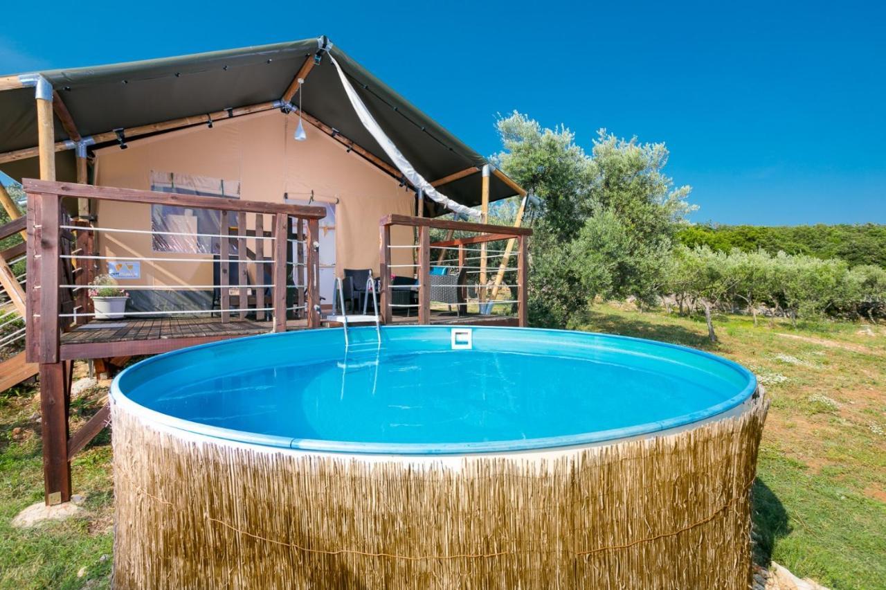 Hotel Prima Insula Glamping Brusici Exterior foto