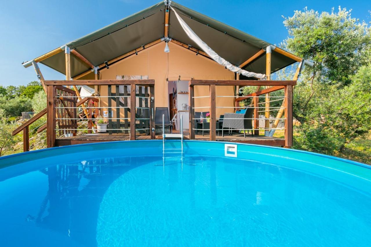 Hotel Prima Insula Glamping Brusici Exterior foto