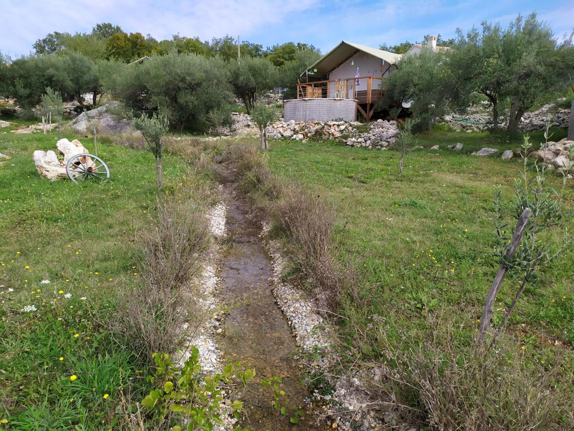 Hotel Prima Insula Glamping Brusici Exterior foto