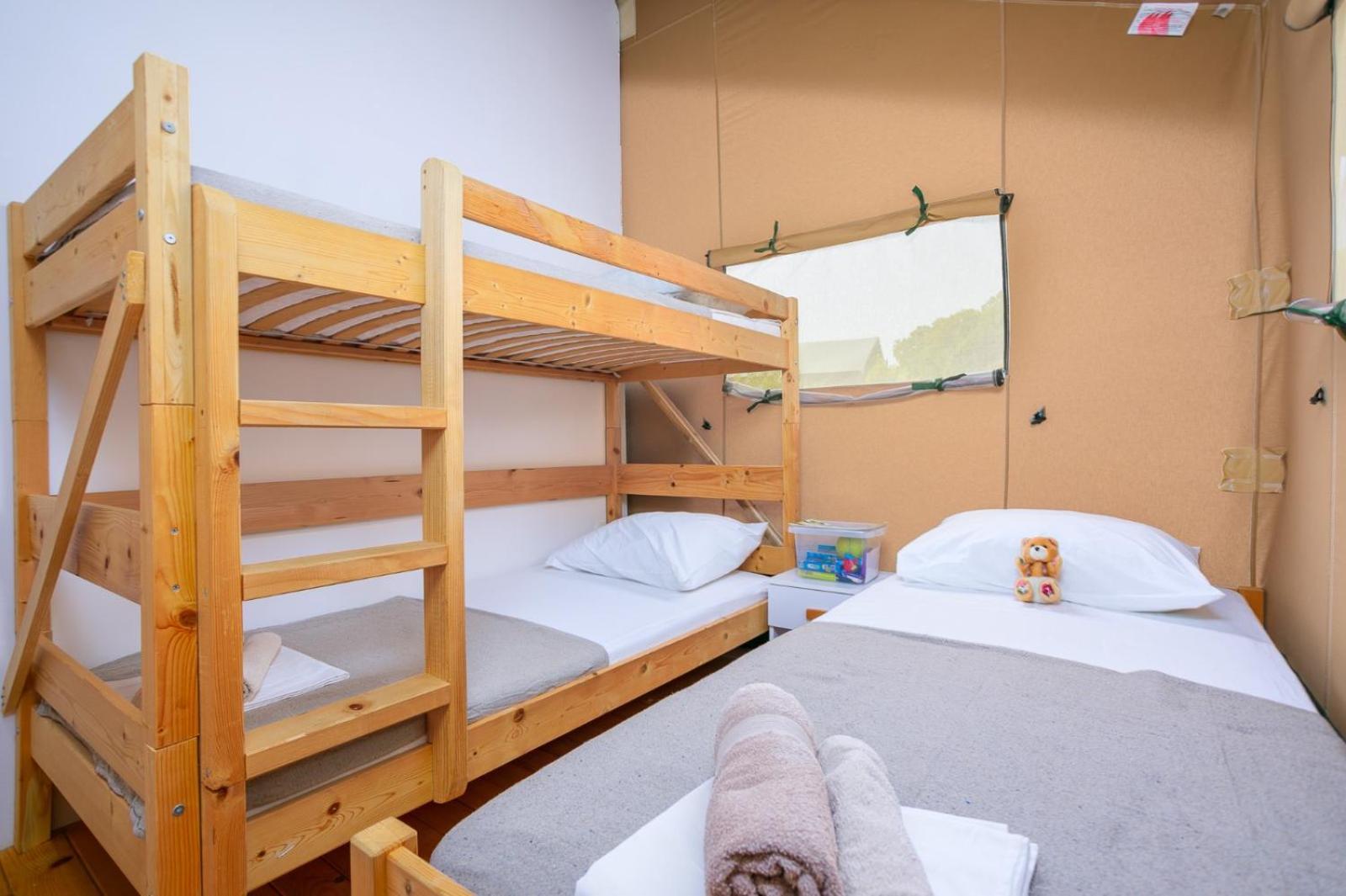 Hotel Prima Insula Glamping Brusici Exterior foto