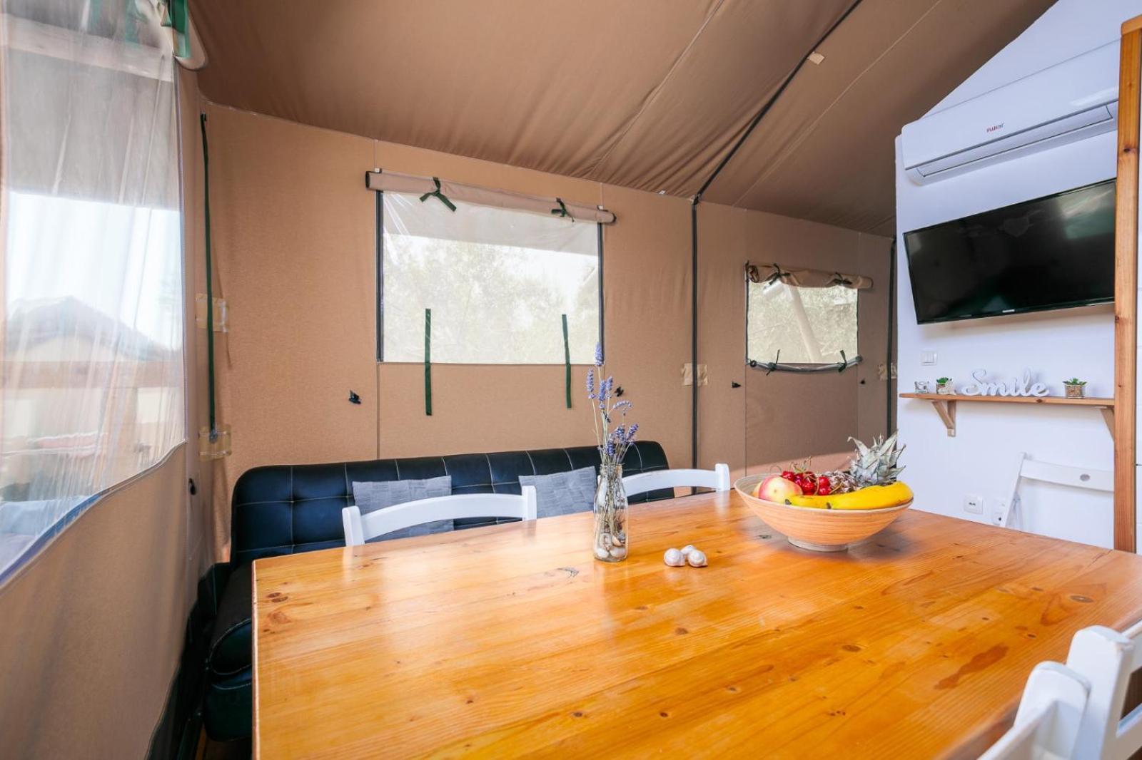 Hotel Prima Insula Glamping Brusici Exterior foto