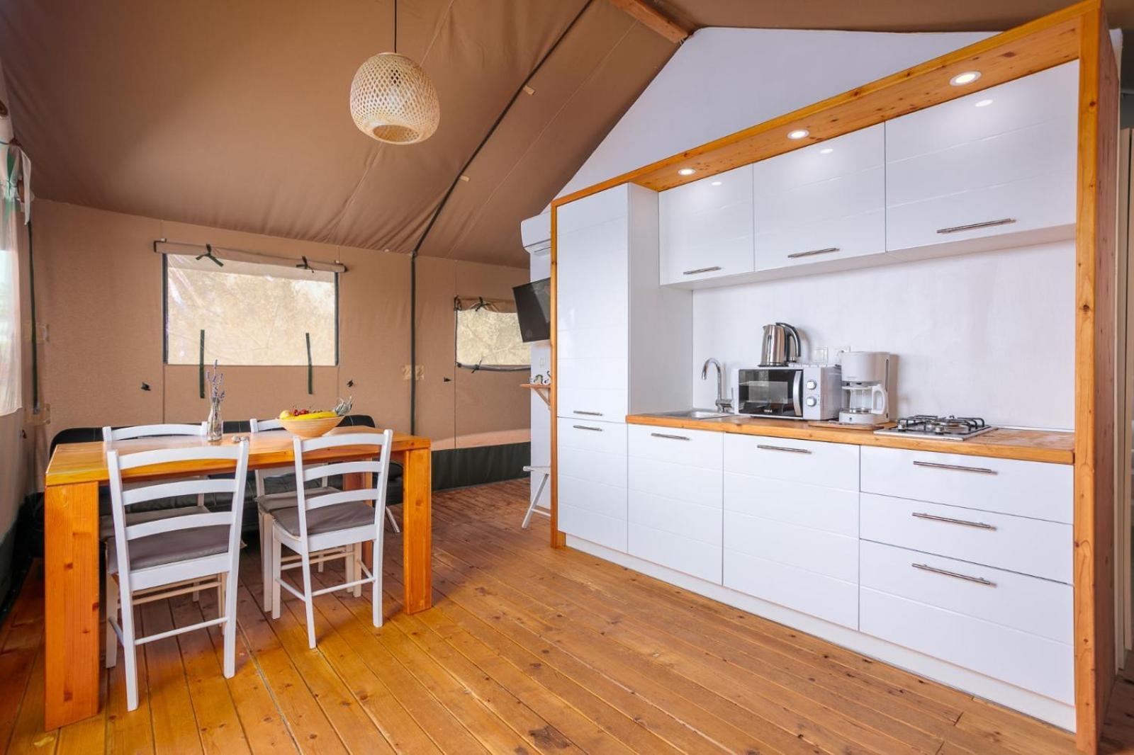 Hotel Prima Insula Glamping Brusici Exterior foto